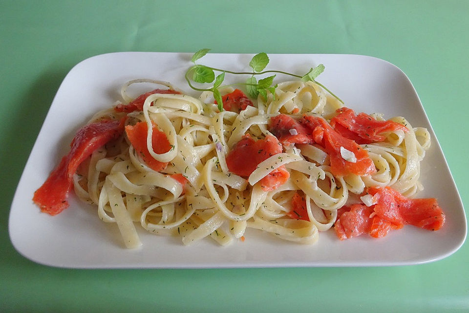 Spaghetti mit Räucherlachs und Cognac