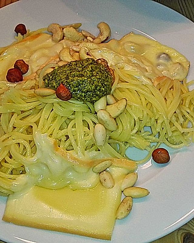 Raclette-Spaghetti mit Pesto