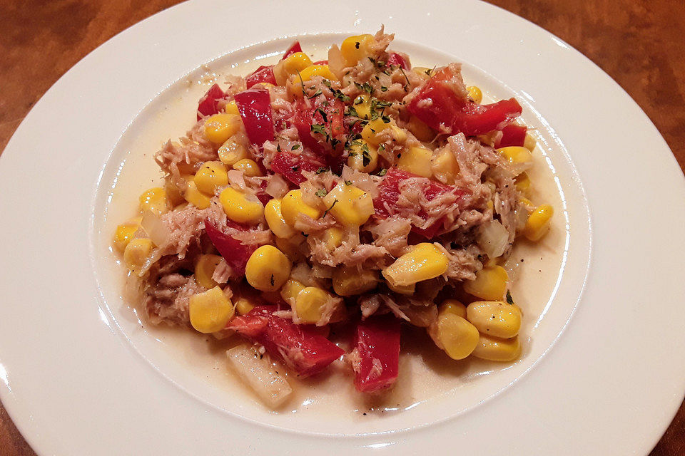 Frischer Mais-Thunfisch-Salat