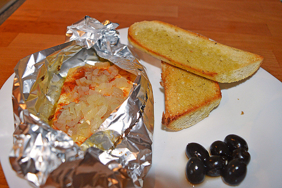 Feta aus dem Ofen mit Röstbrot