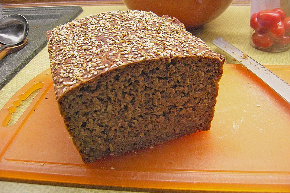 Schwarzbrot aus Sauerteig