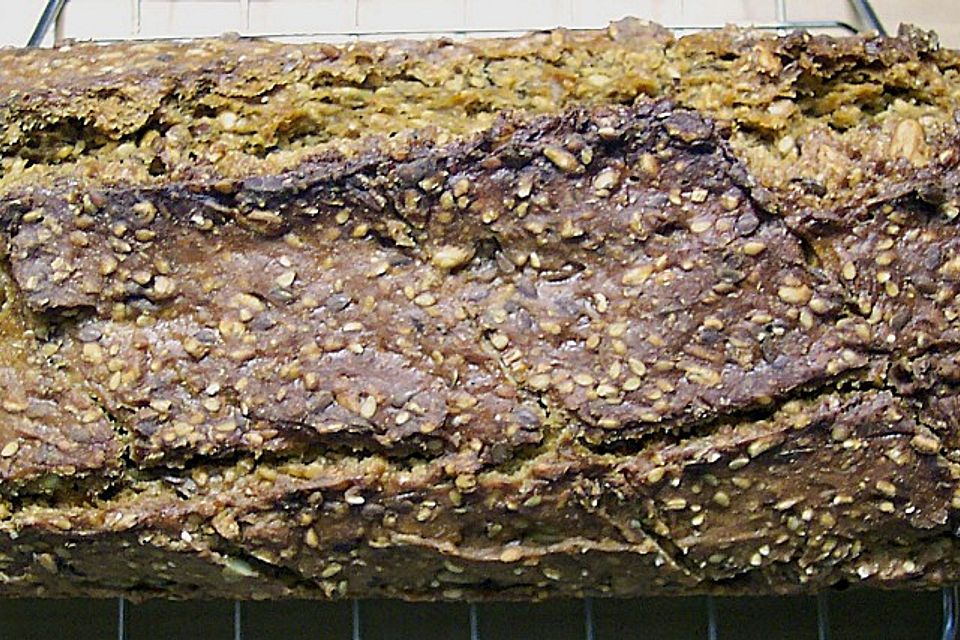 Schwarzbrot aus Sauerteig