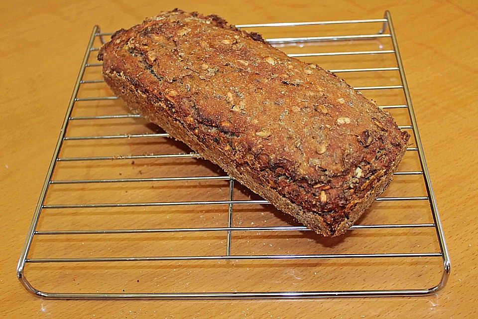 Schwarzbrot aus Sauerteig