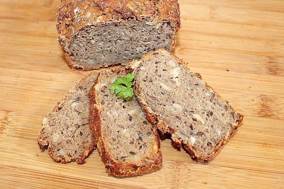 Schwarzbrot aus Sauerteig