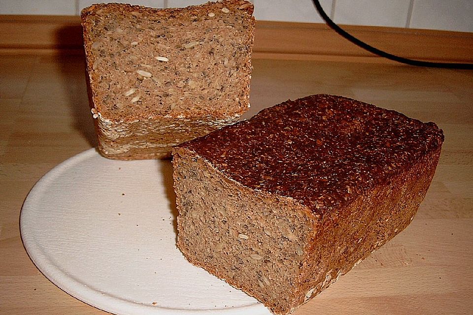 Schwarzbrot aus Sauerteig