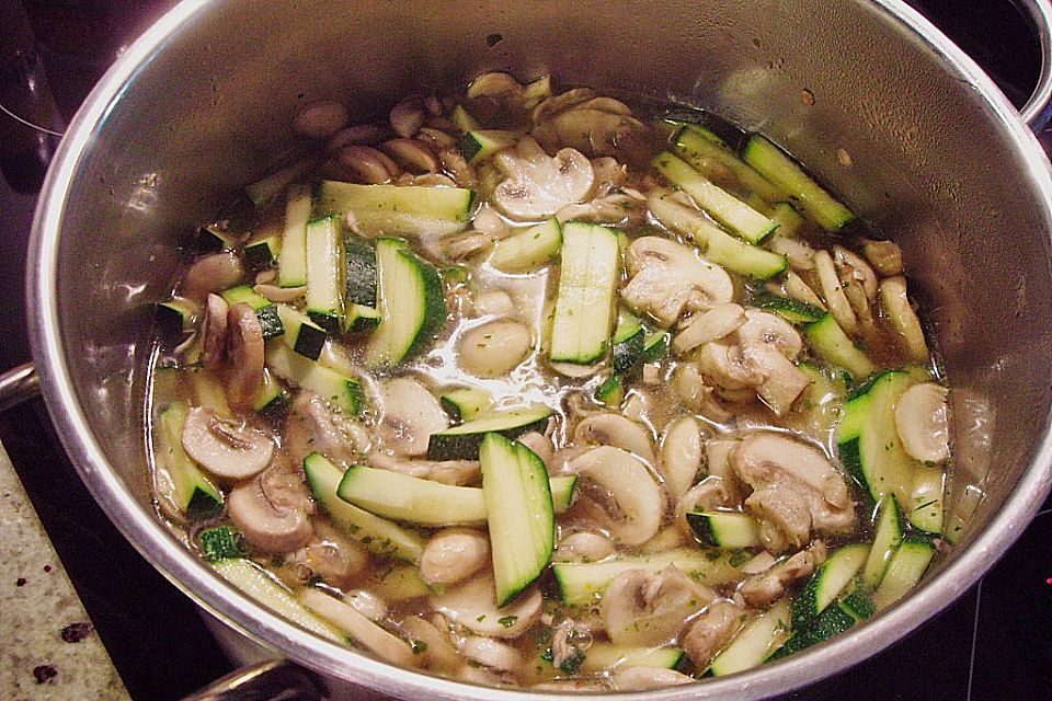 Zucchini - Champignon Rahmsuppe