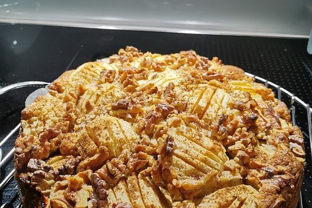 Winterapfelkuchen mit Walnüssen und Marzipan von Landfräulein| Chefkoch