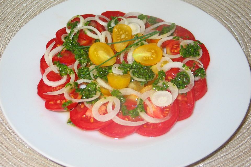 Tomatensalat mit Zitronen-Senf-Vinaigrette