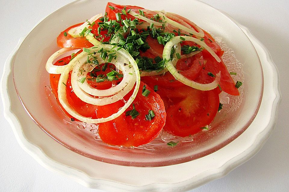 Tomatensalat mit Zitronen-Senf-Vinaigrette