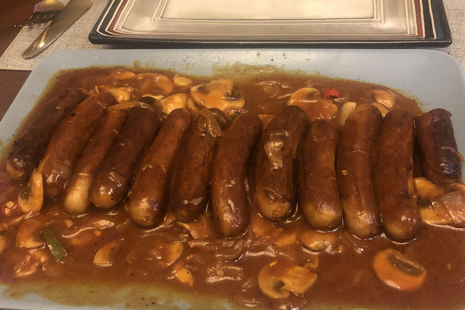 Bratwurst mit Zwiebel-Bier-Soße