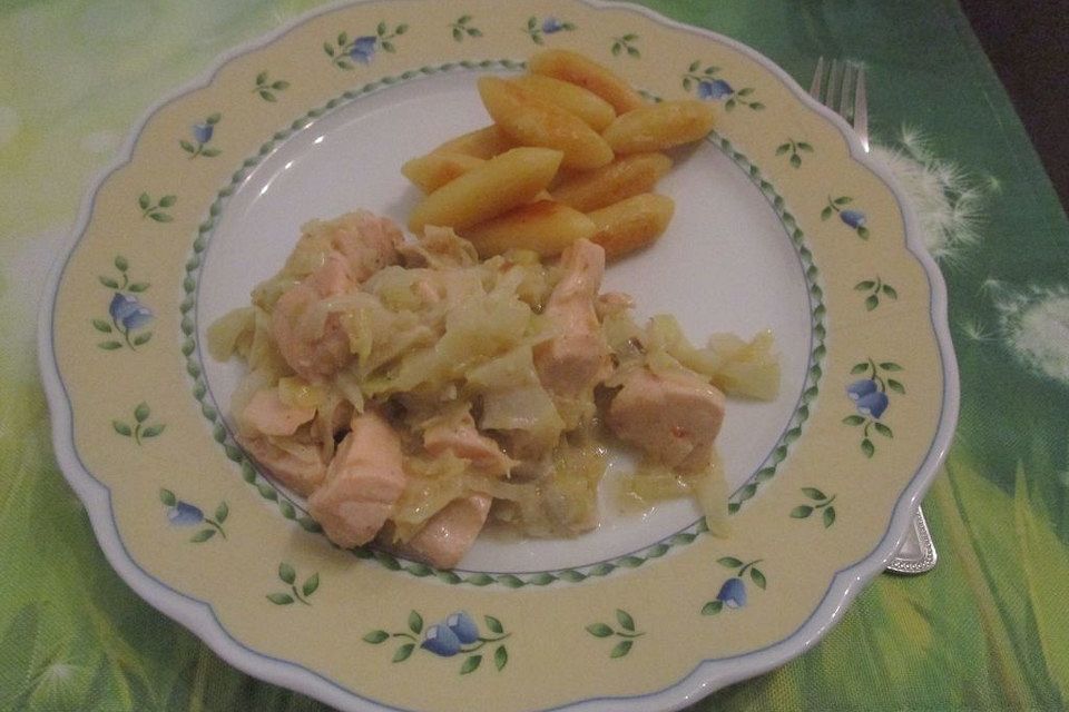 Spitzkohl-Lachs-Pfanne