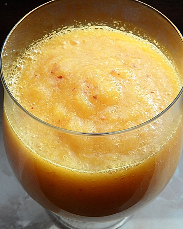 Orangen-Apfel-Drink mit Birne