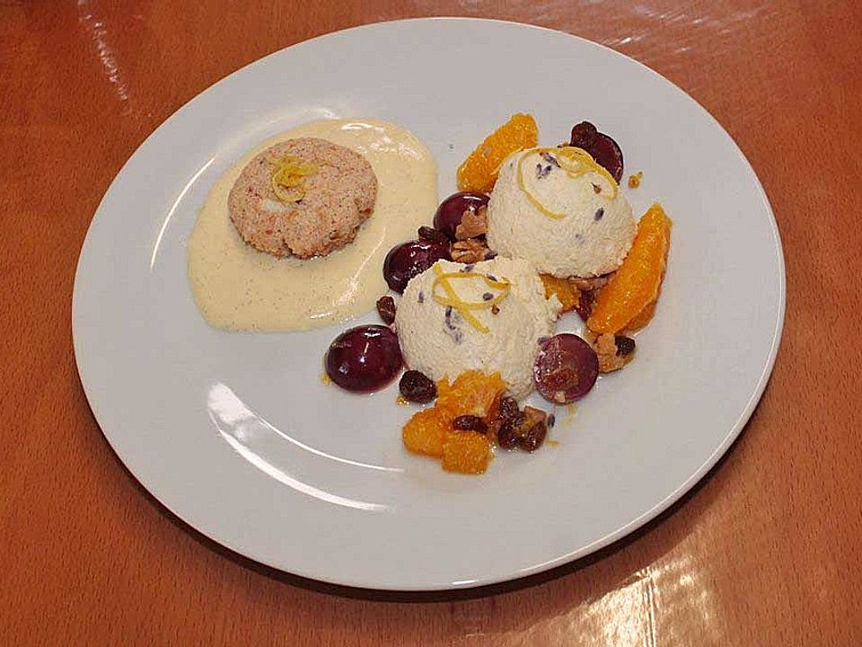 Lavendelmousse mit Rum-Walnuss-Rosinen von patty89| Chefkoch