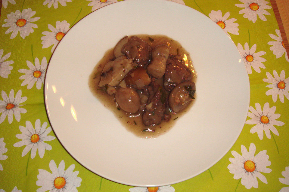 Mariniertes Hirschfilet mit Champignons