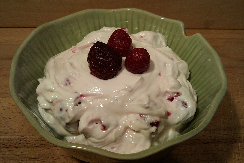 Vanillequark mit Himbeeren