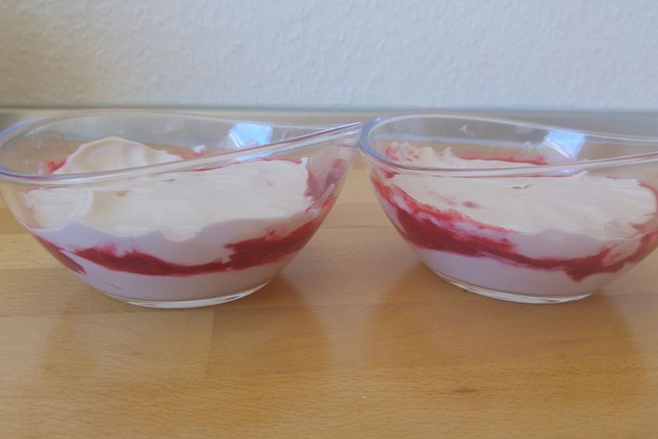 Mascarpone-Schoko-Creme mit Beeren