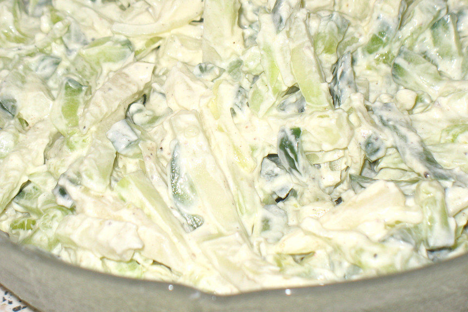 Gurken-Kohlrabi Salat