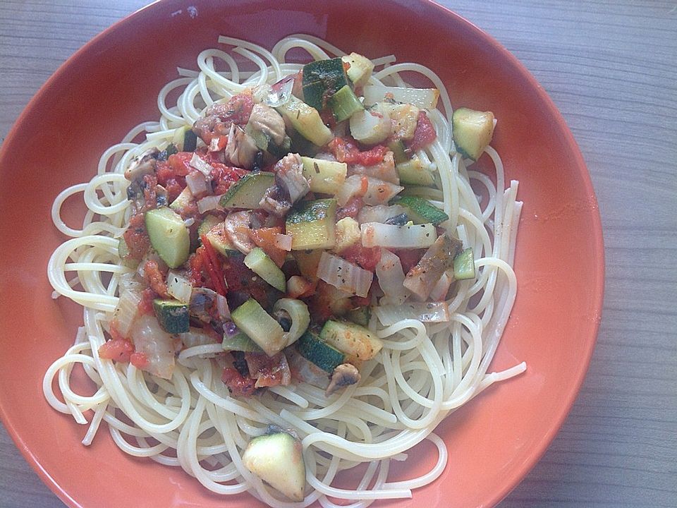 Spaghetti mit Gemüsesauce von Fnsnic| Chefkoch