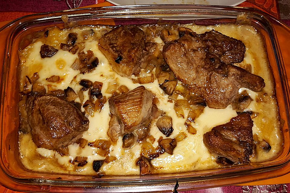 Kartoffelgratin mit Champignons und Schweinefilet