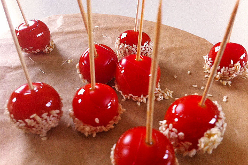 Cherrytomaten karamellisiert wie ein Liebesapfel