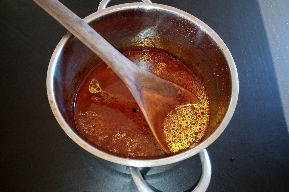 Braune Sauce auf Gemüsebasis Braune Sauce auf Gemüsebasis