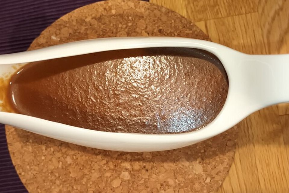 Braune Sauce auf Gemüsebasis Braune Sauce auf Gemüsebasis