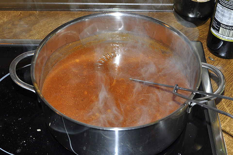 Braune Sauce auf Gemüsebasis Braune Sauce auf Gemüsebasis