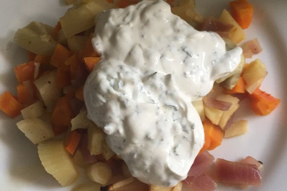 Fenchel-Wurzelgemüse mit Minz-Joghurt Sauce