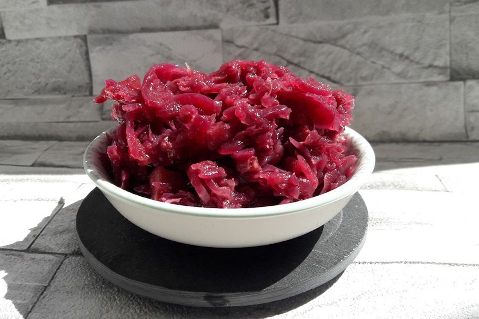 Omas Apfel-Rotkohl