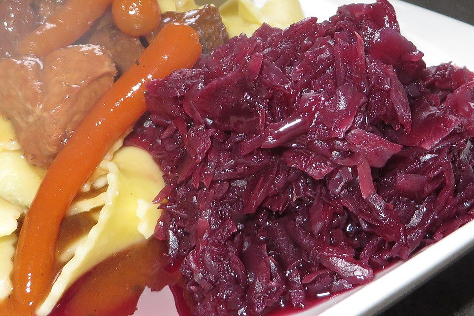 Omas Apfel-Rotkohl