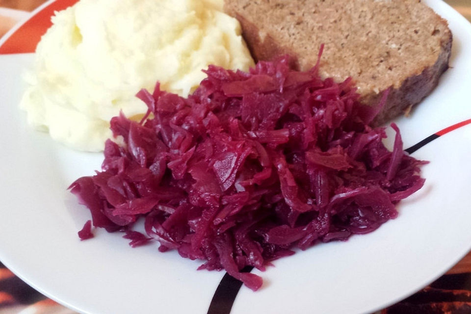 Omas Apfel-Rotkohl