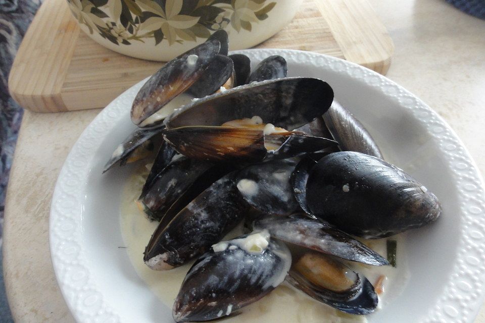 Miesmuscheln in Gorgonzola-Feta-Sahnesoße