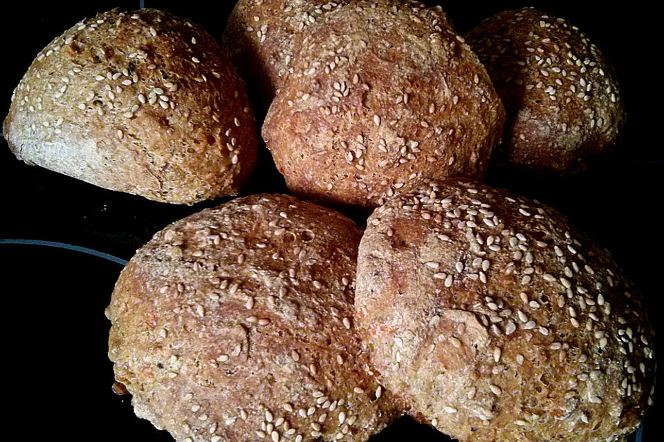 Kaltgeführte Dinkel-Weizenbrötchen