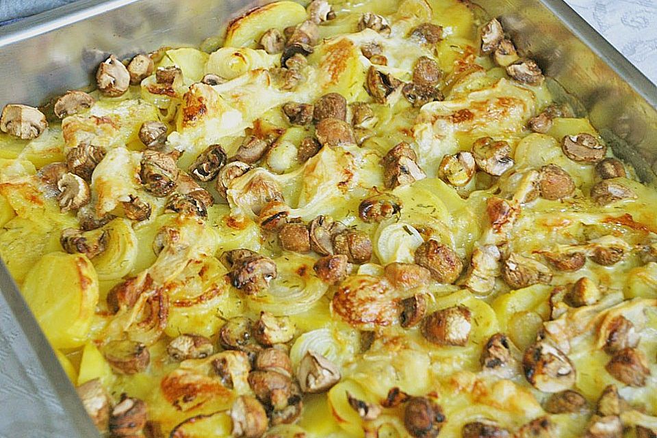 Schnelles saftiges Kartoffel - Pilz - Gratin