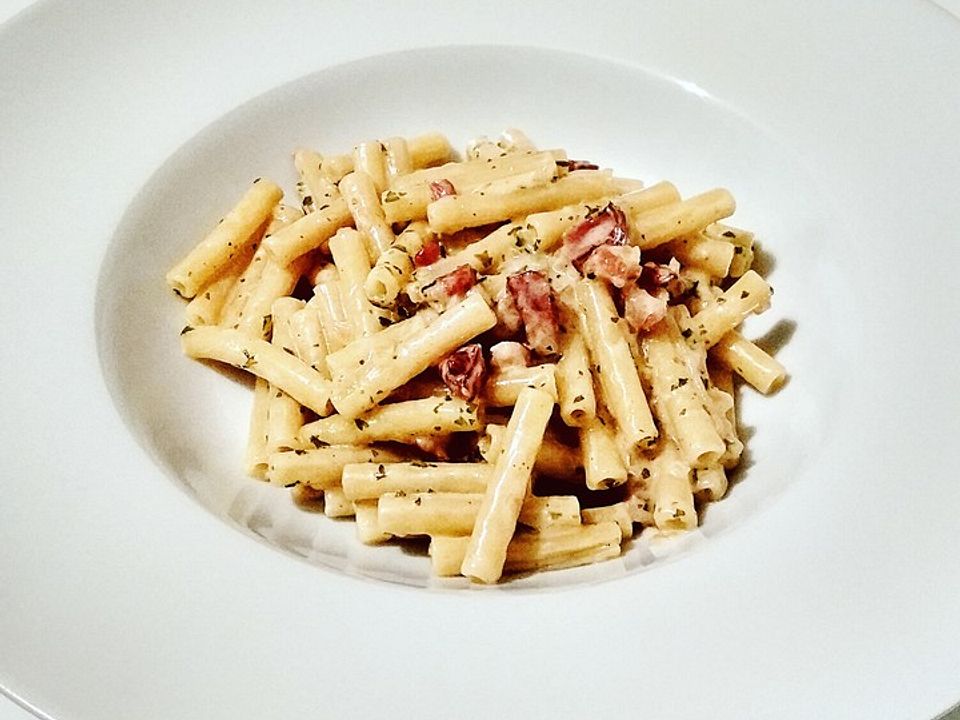 Maccheroni in Speck-Sahne-Käse-Sauce von DirtyDios| Chefkoch