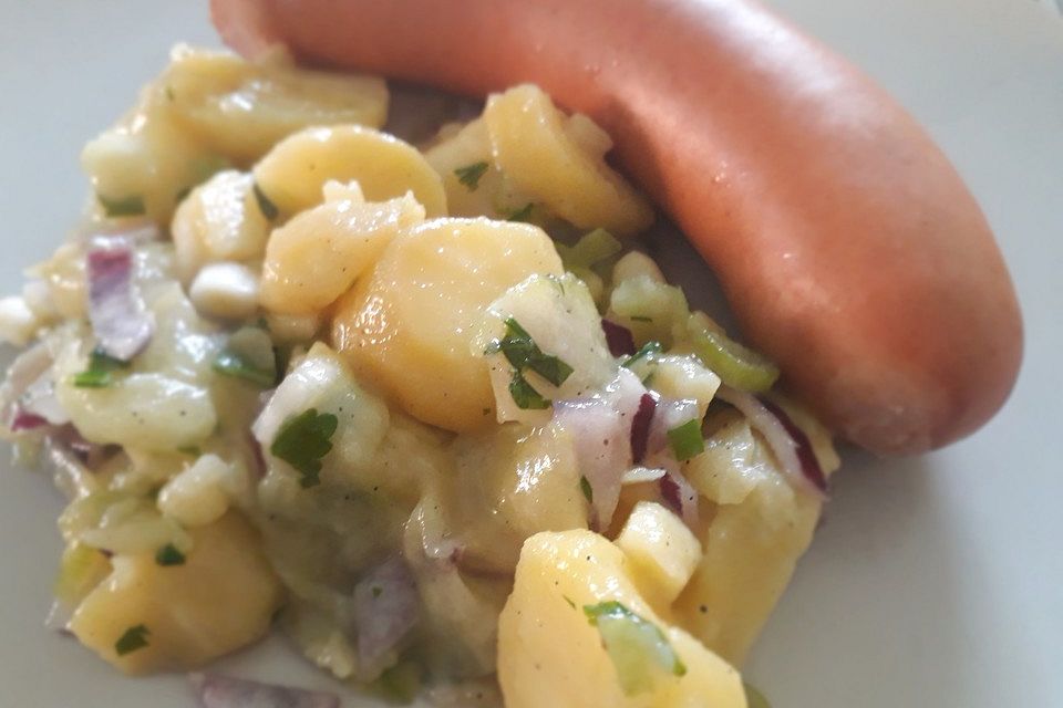 Bayrischer Kartoffelsalat mit Gurke