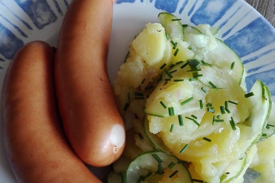 Bayrischer Kartoffelsalat mit Gurke