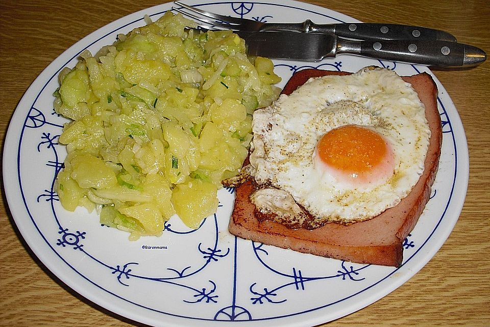 Bayrischer Kartoffelsalat mit Gurke