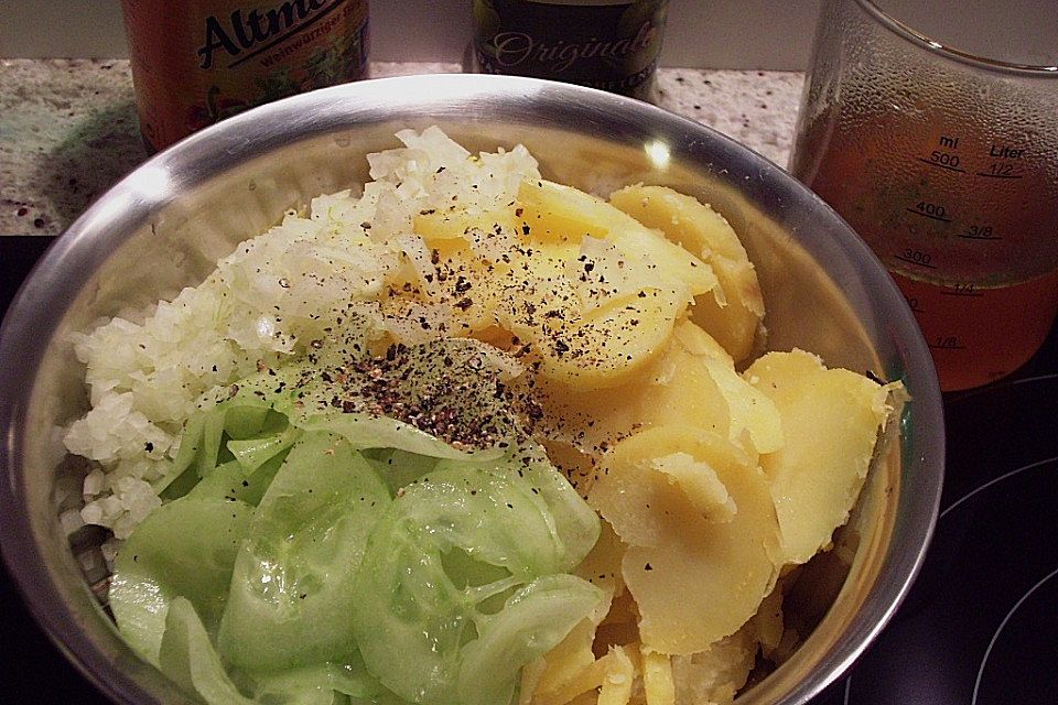 Bayrischer Kartoffelsalat mit Gurke