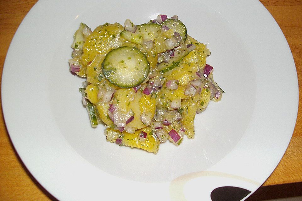 Bayrischer Kartoffelsalat mit Gurke