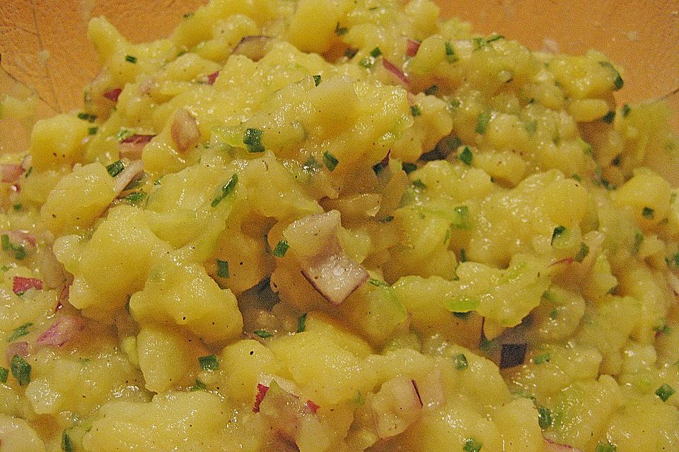 Bayrischer Kartoffelsalat mit Gurke