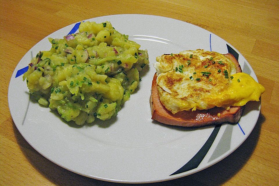 Bayrischer Kartoffelsalat mit Gurke