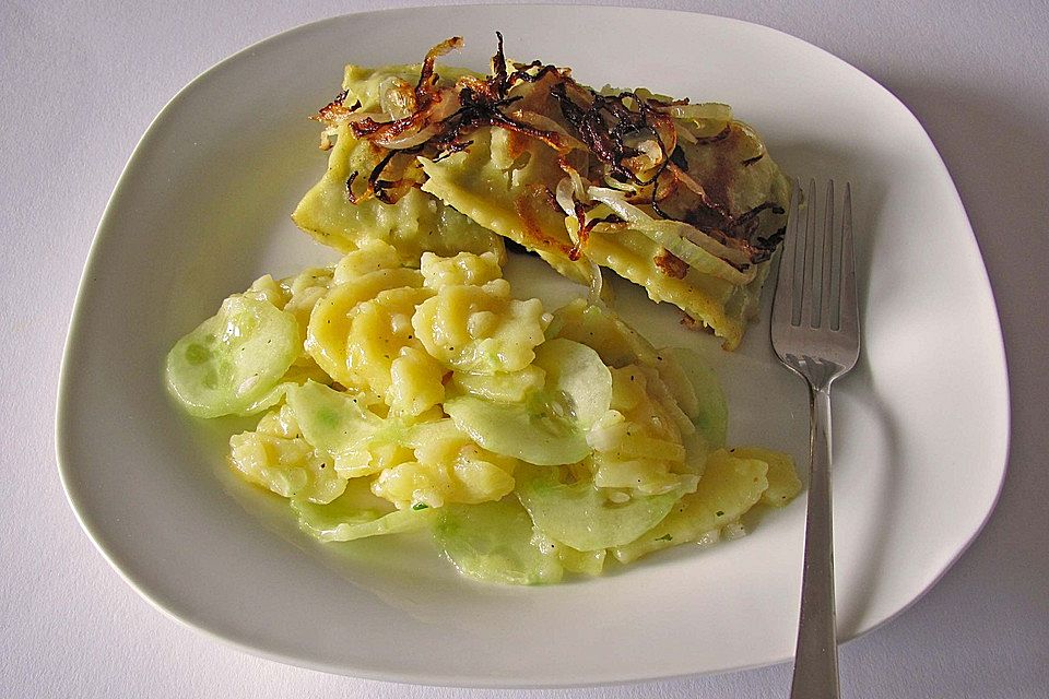 Bayrischer Kartoffelsalat mit Gurke