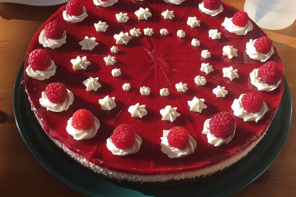 Himbeer-Nuss-Torte