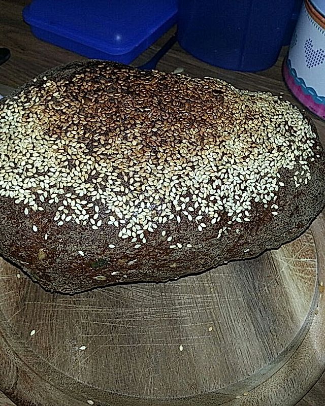Dunkles Low Carb Brot