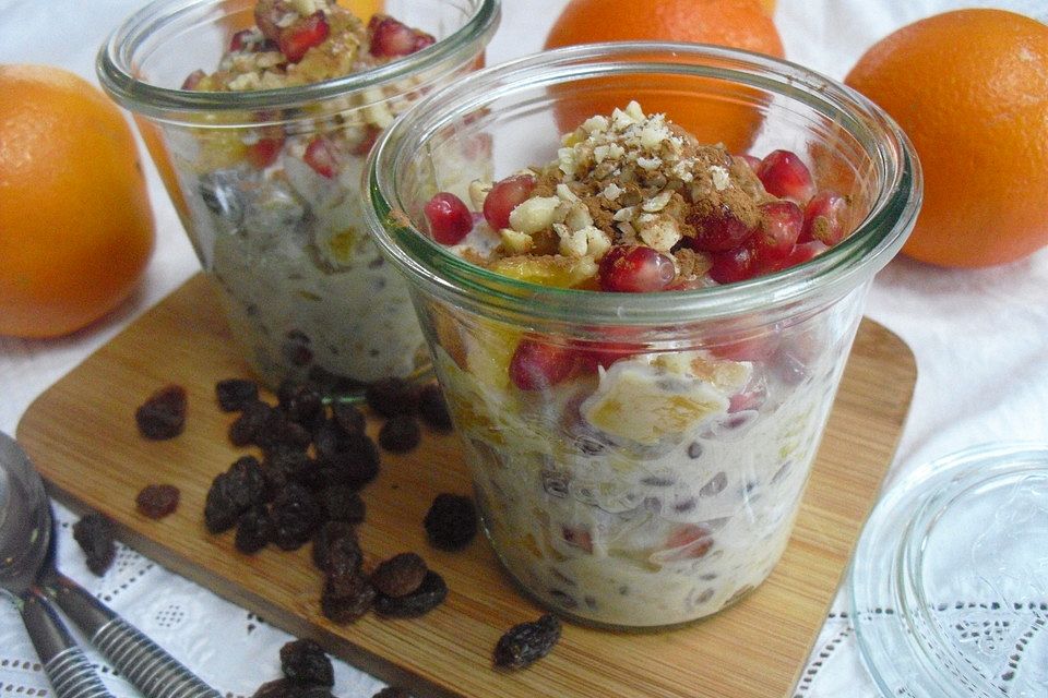 Overnight-Oats mit Granatapfel und Orange