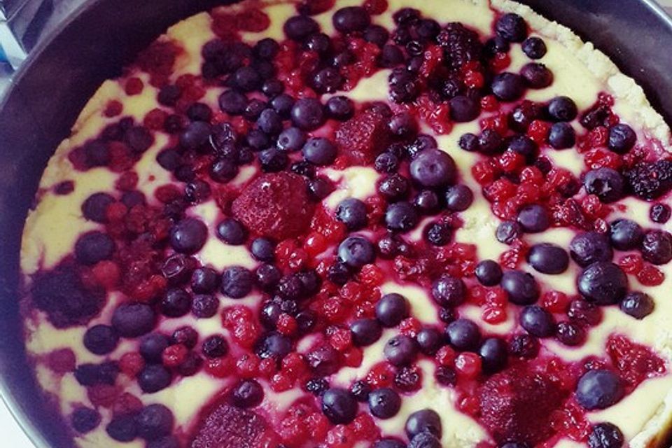 Frischkäsekuchen mit Beeren