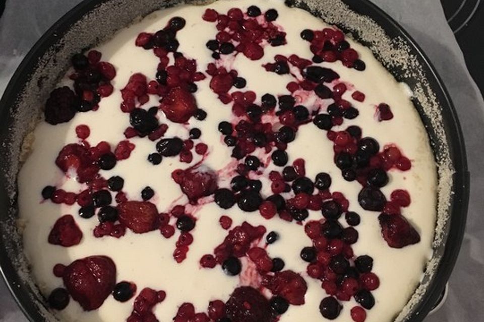 Frischkäsekuchen mit Beeren