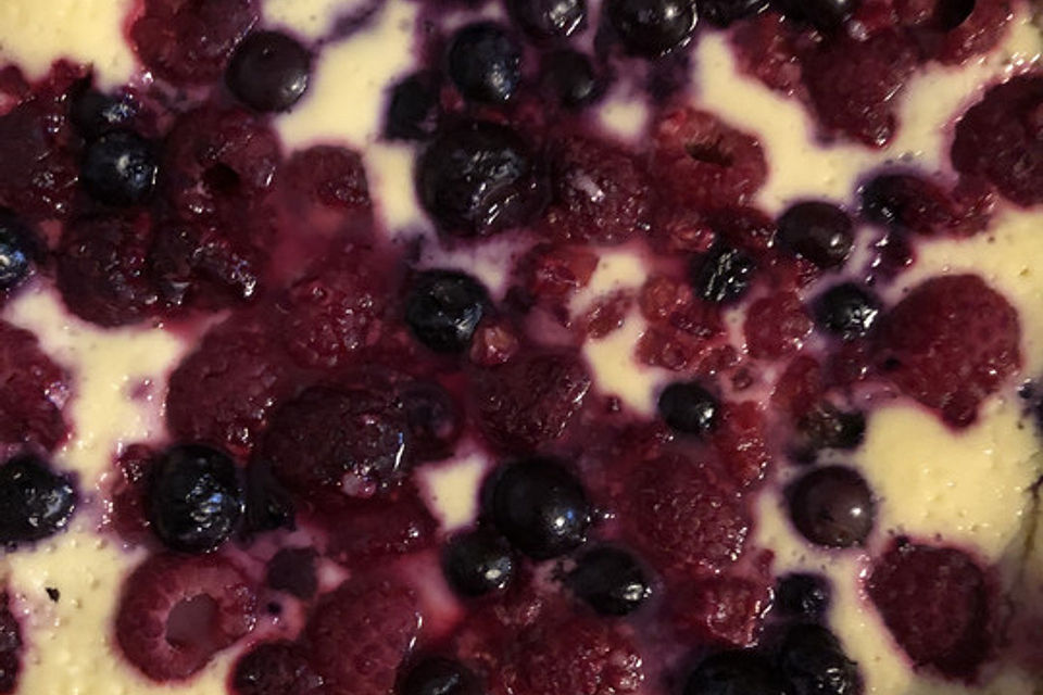 Frischkäsekuchen mit Beeren