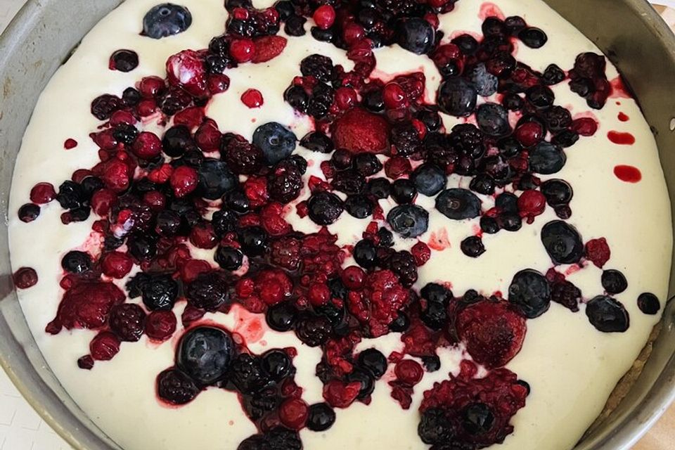 Frischkäsekuchen mit Beeren